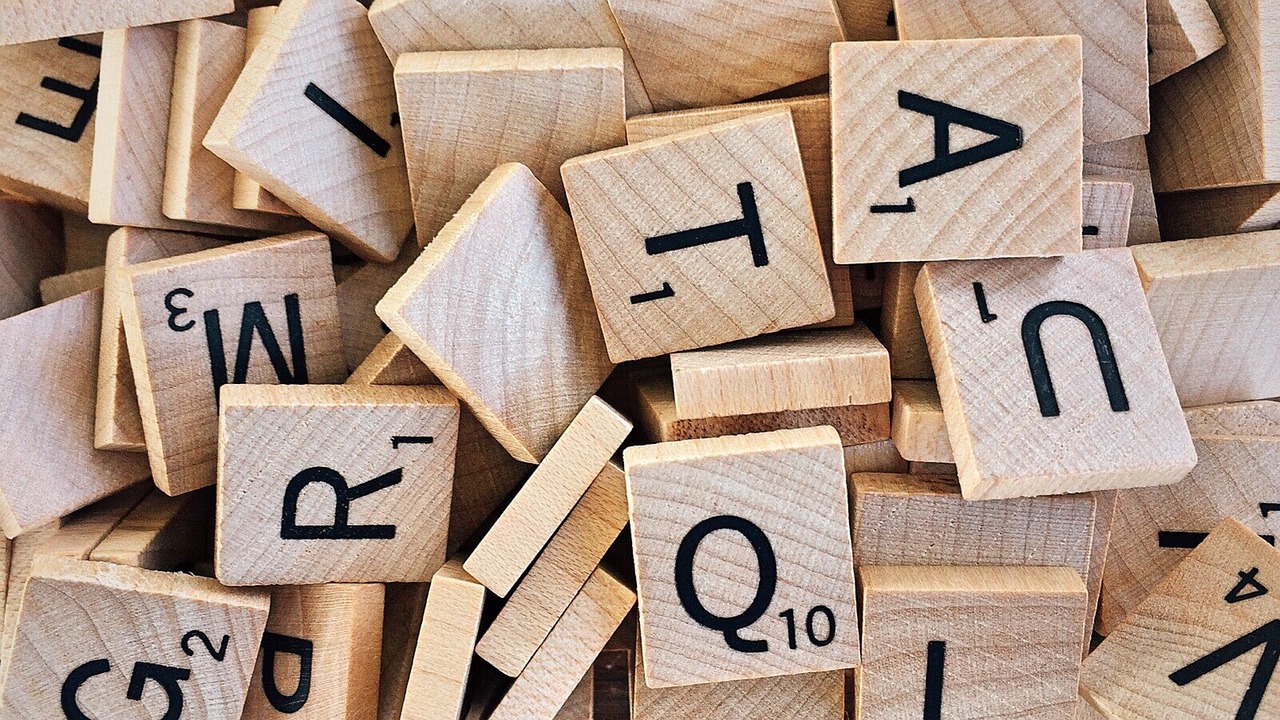 二四六香港資料期期中準(zhǔn)，全面實(shí)施策略設(shè)計(jì)，影音版UC537.5641